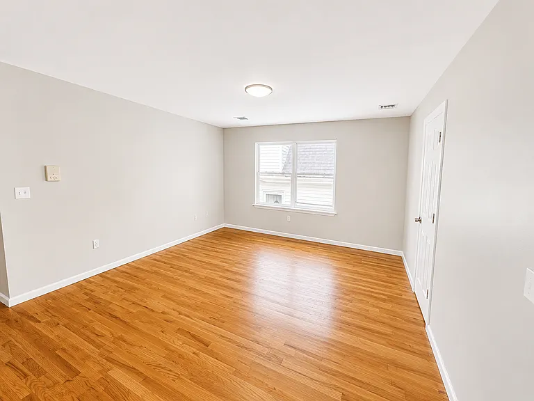 857 S 14th St #3 — Photo 13
