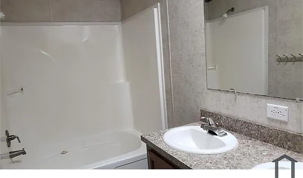 60 Hathaway St #46 — Photo 7