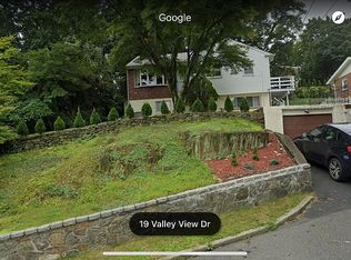 27 Valley View Dr, Yonkers, NY 10710