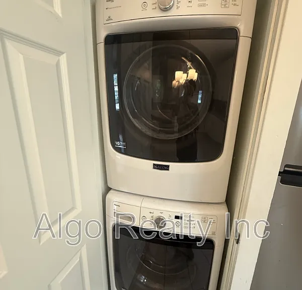 690 Lowry Ave NE #1 — Photo 6