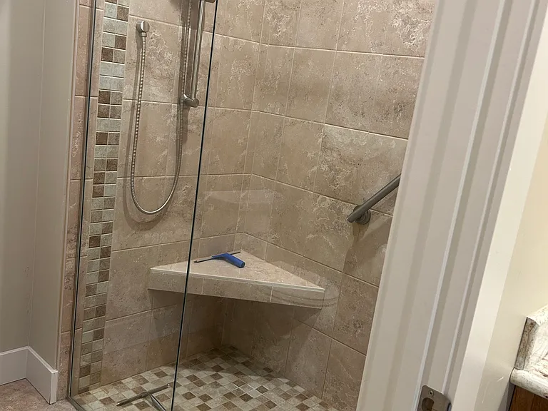 3918B Saxony Pl — Photo 6