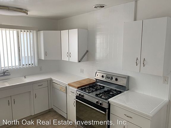 3rd image of 1021 S Orange Grove Blvd APT 201
