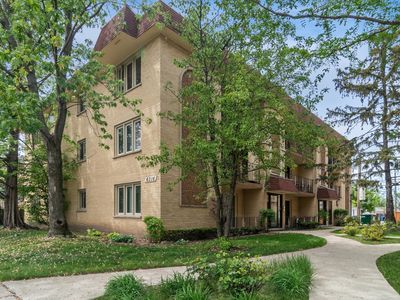 6316 W Montrose Ave APT 302W, Chicago, IL, 60634