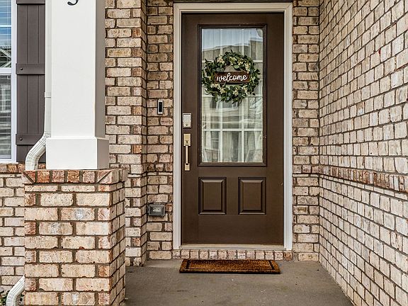 5th image of 565 Lyness Dr