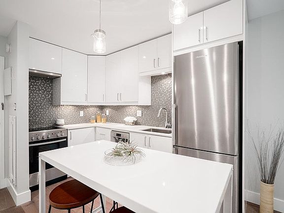 5th image of 1425 Cypress St #208