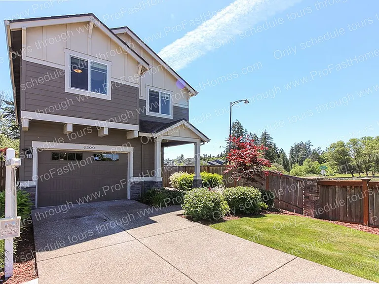 6300 SE Imagine Way — Photo 2
