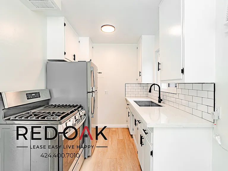259 N Euclid Ave #1 — Photo 2
