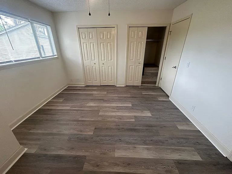 240-51 Jamil Rd — Photo 15