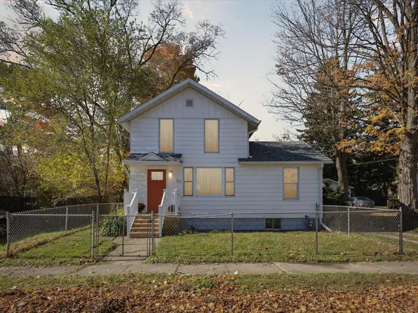 103 N Cayuga St, Buchanan, MI 49107