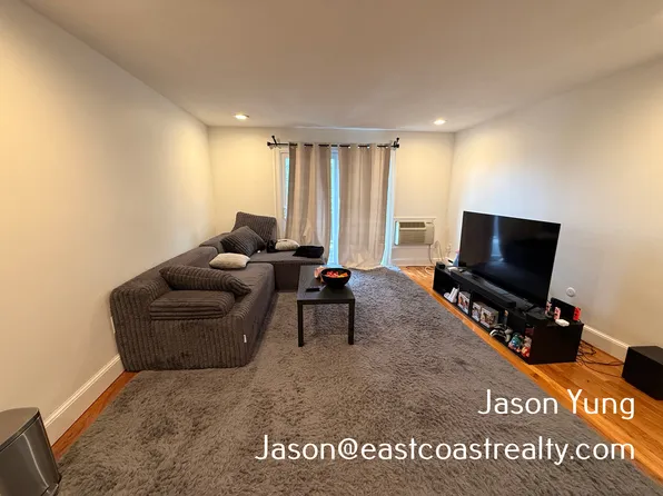 15-17 Euston Rd #19, Brighton, MA 02135