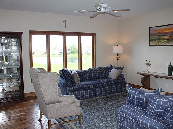 4th image of 1710 Stonegate Dr #37