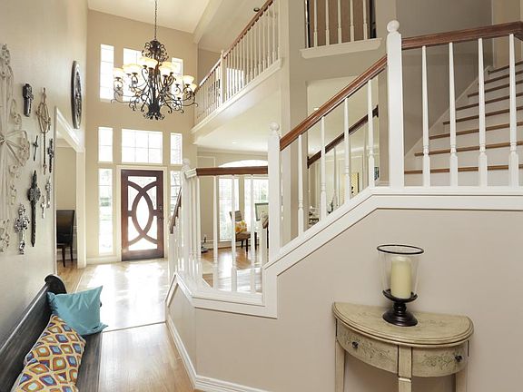 2nd image of 11107 Tulip Garden Ct