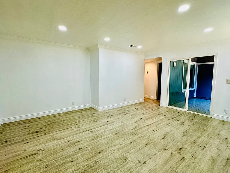 106 Rancho Dr #D — Photo 3