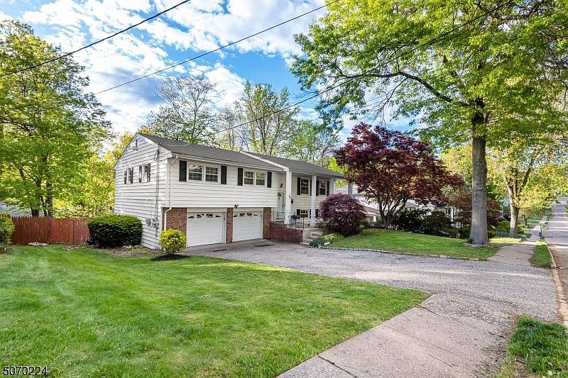 1st image of 32 Colonial Woods Dr