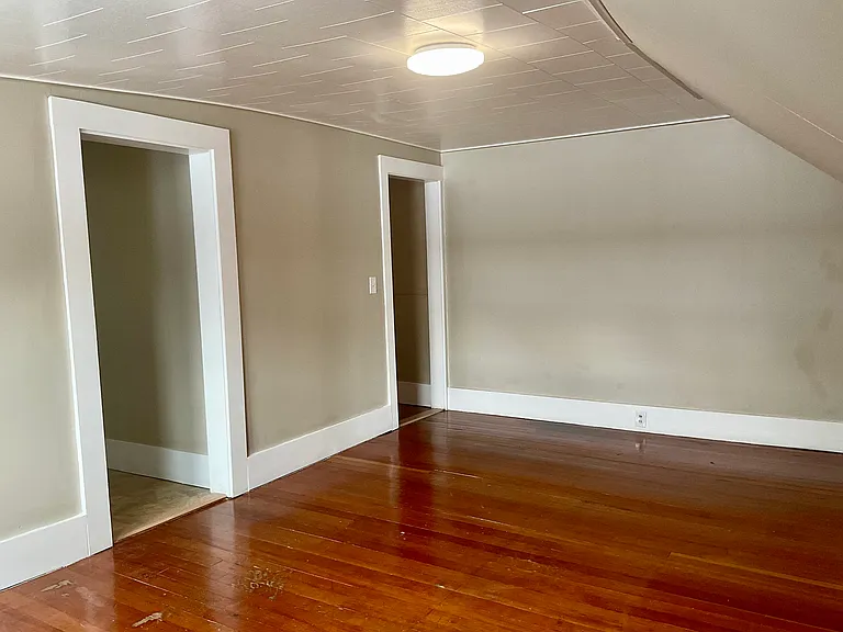 132 Everett St — Photo 8
