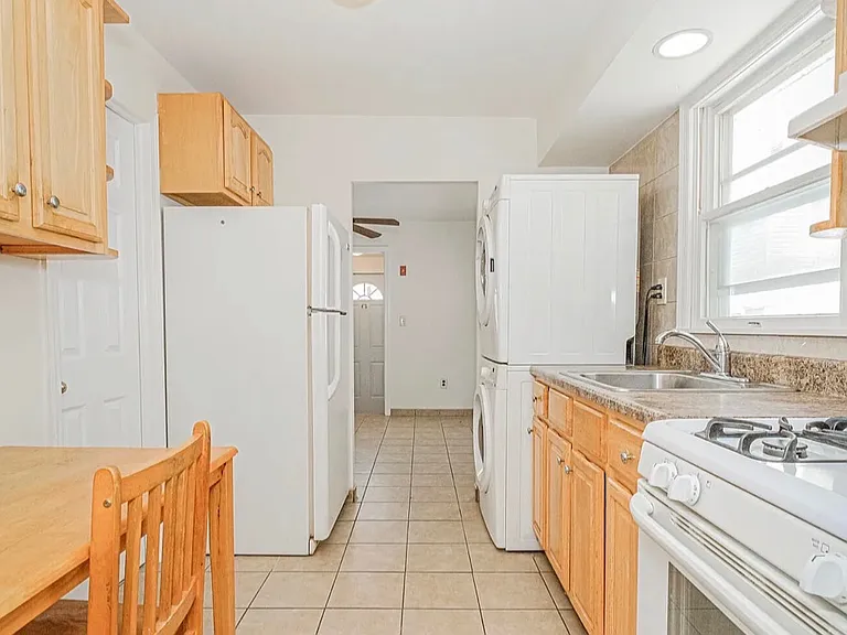 307 Adams Ave #1 — Photo 4