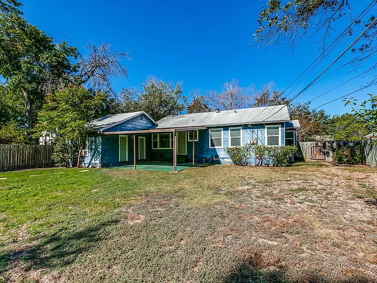 206 Chevy Chase Dr — Photo 24