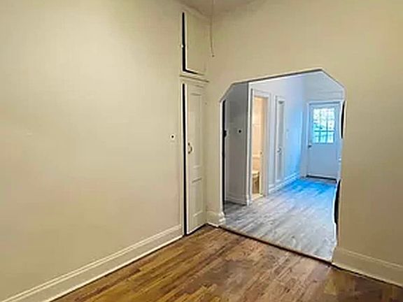 3rd image of 141 N 9th St APT 1R