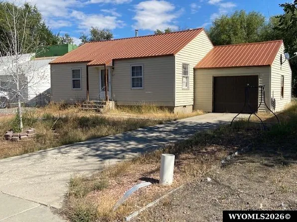 627 S 5th St, Worland, WY 82401