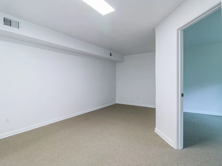 1731 Donlee Dr — Photo 7