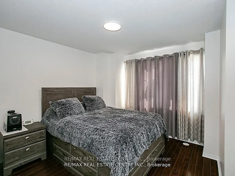 3985 Eglinton Ave W #8 — Photo 5