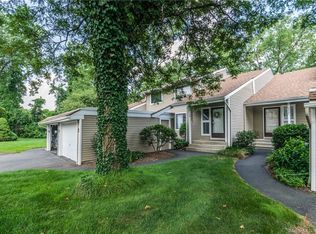 596 Mountain Rd APT B, West Hartford, CT 06117