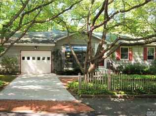 30 Ermine Rd, Rocky Point, NY 11778