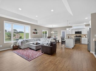 875 Golf View Ave, Zumbrota, MN 55992