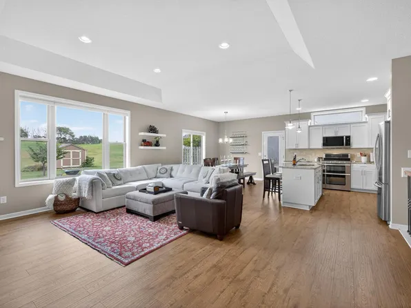 875 Golf View Ave, Zumbrota, MN 55992