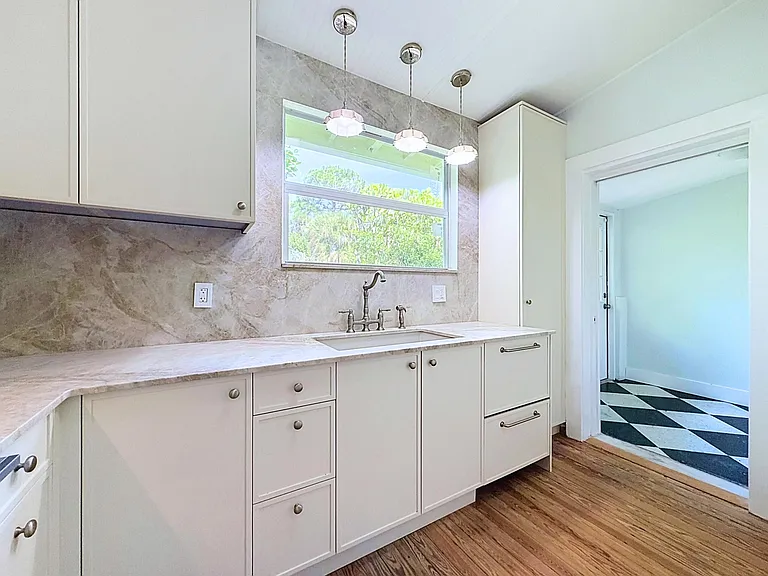 224 N Ocean Breeze — Photo 20