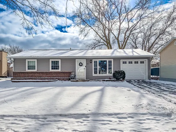 811 Beech Dr, Bolingbrook, IL 60440