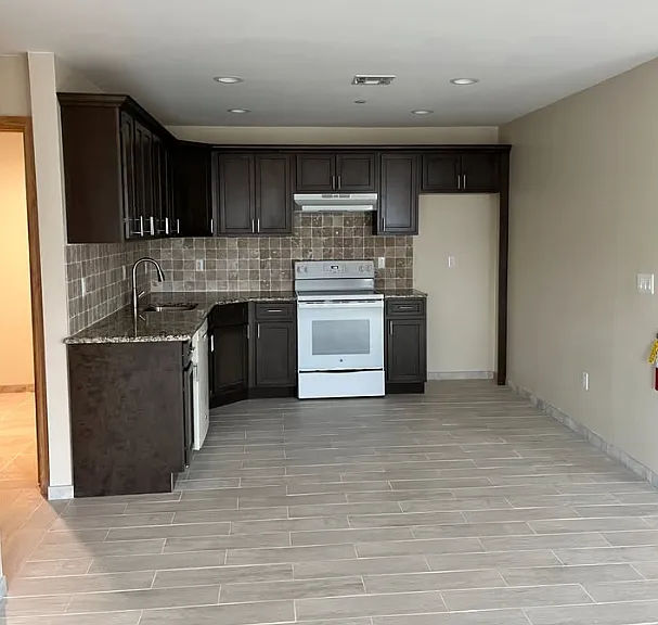 62 Main St #1 — Photo 5