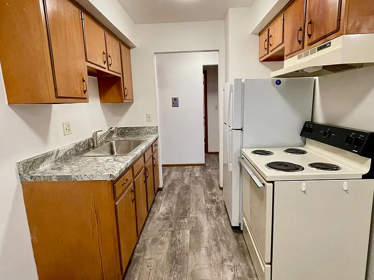 1524 E Providence Ave — Photo 6