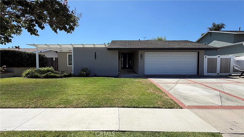 3 bed, 1416 sqft, $4,800 — Photo 1