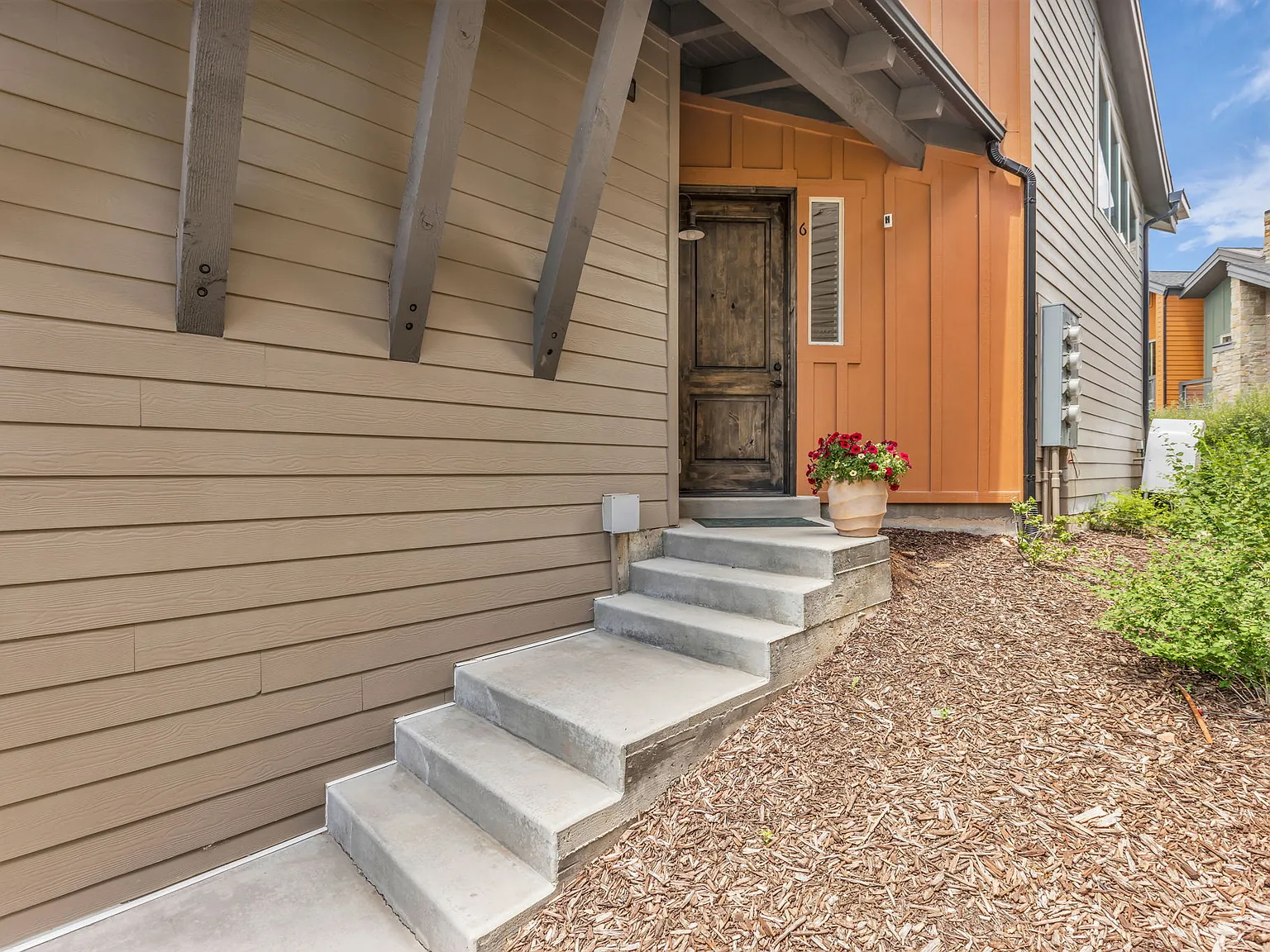 3 bed, 1675 sqft, $5,200 — Photo 4