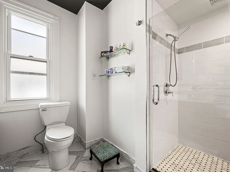 217 Wayne Ave — Photo 17