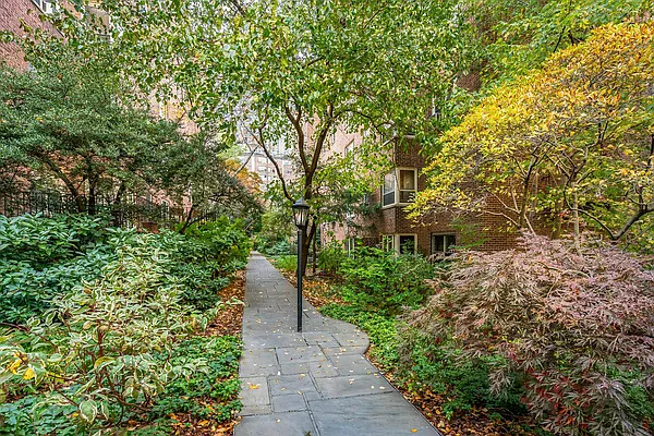 Sold by Mont Sky Real Estate | media 9