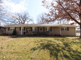 902 Millwood Dr, Salina, KS 67401