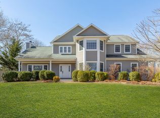 8 Mountain Laurel Ln, Southampton, NY 11968