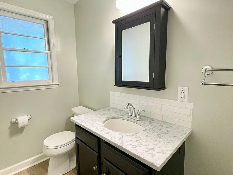 1051 S Holly St — Photo 14