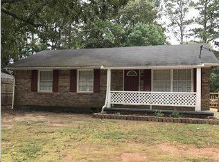 8214 Huntington Dr, Jonesboro, GA 30238