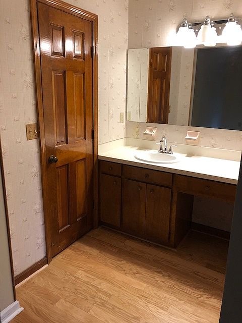 Master Vanity