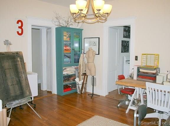 4th image of 366 Yale Ave #1