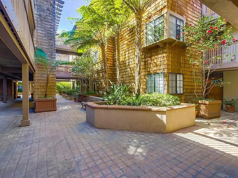 8860 Villa La Jolla Dr #314 — Photo 34