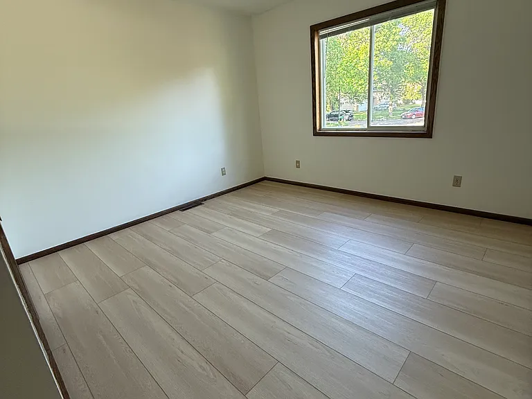 7539 Humboldt Cir N — Photo 8