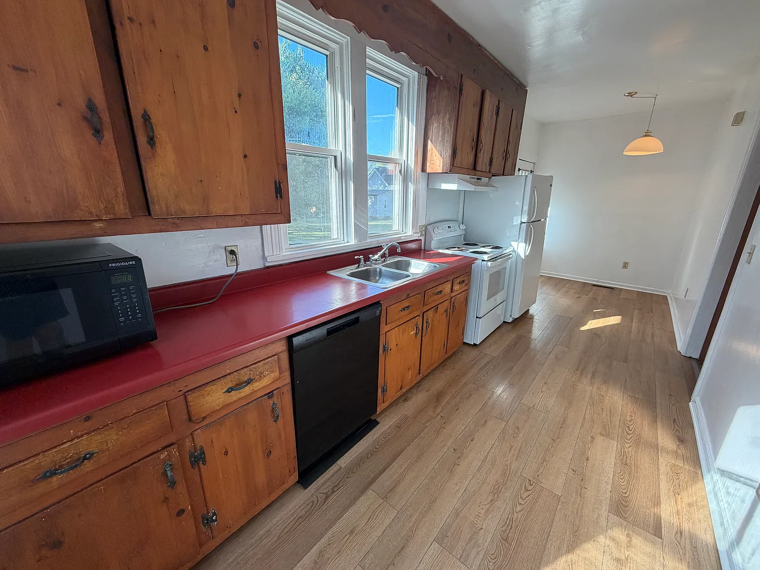 1 bed, 676 sqft, $850 — Photo 3