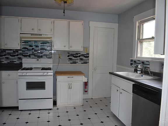 3rd image of 245 Park Ave