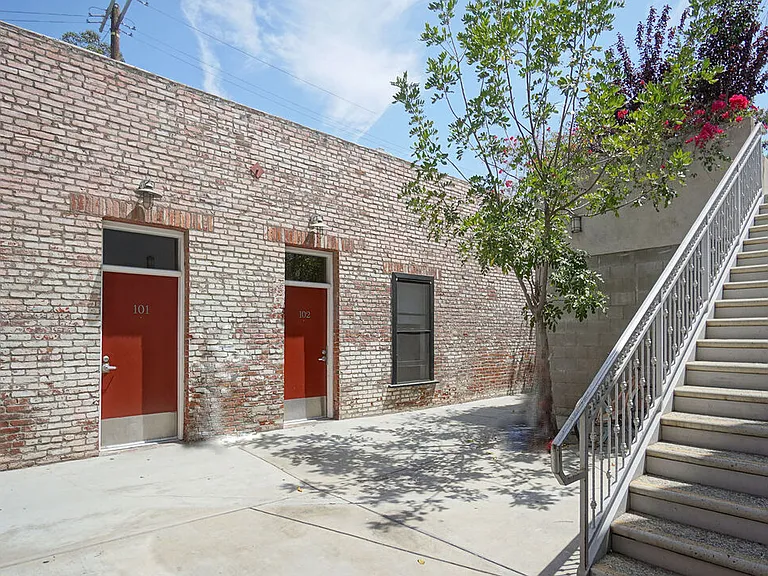 922 W 23rd St #101 — Photo 1