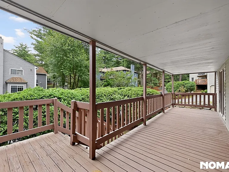 9 Voyagers Ln — Photo 3