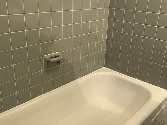 4th image of 5483 Vicaris St #1